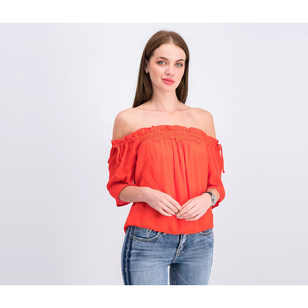 Guess Women's Off Shoulder Bellatrix Top In Red Size S